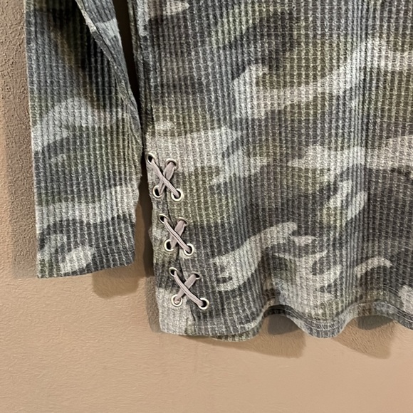 FRENCH LAUNDRY camouflage top - Picture 3 of 5